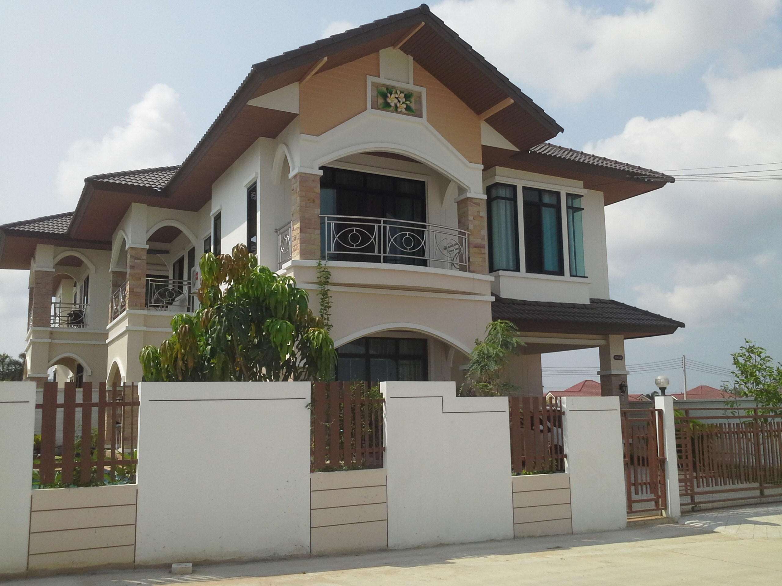 4 Bedrooms House For Sale In Bangsarae - Harry & Sons